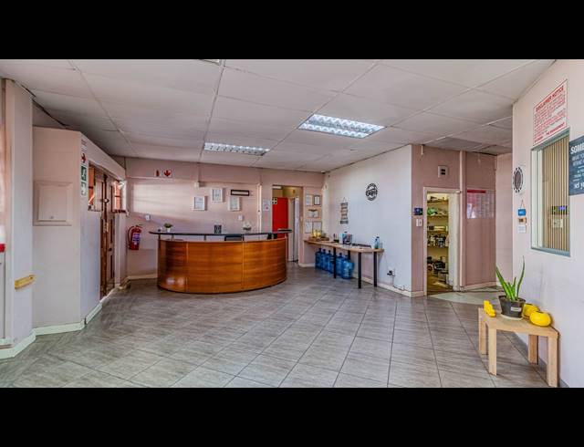 1,963M² FACTORY FOR SALE IN BOOYSENS